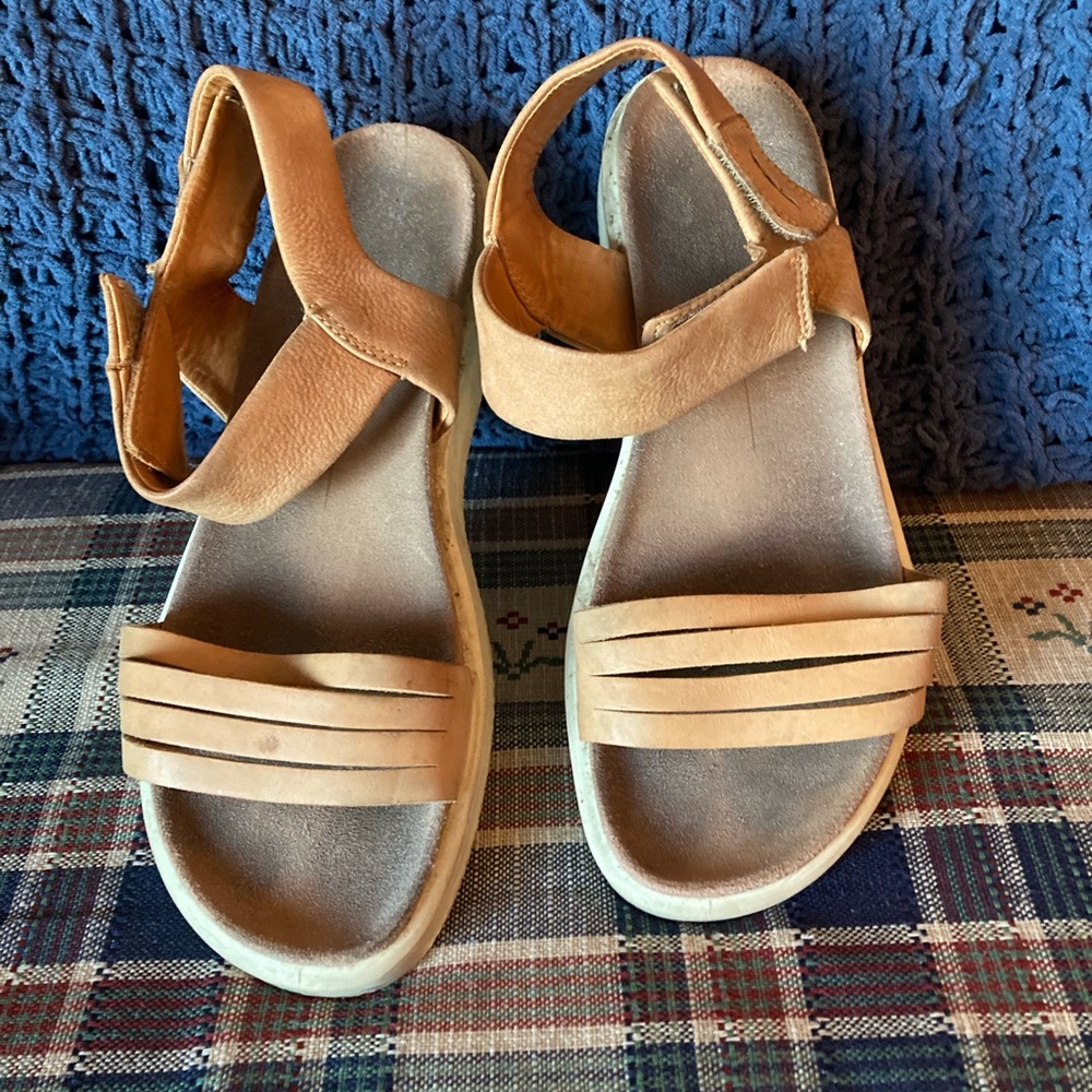 Super Comfy Ecco Sandals! Size 7M